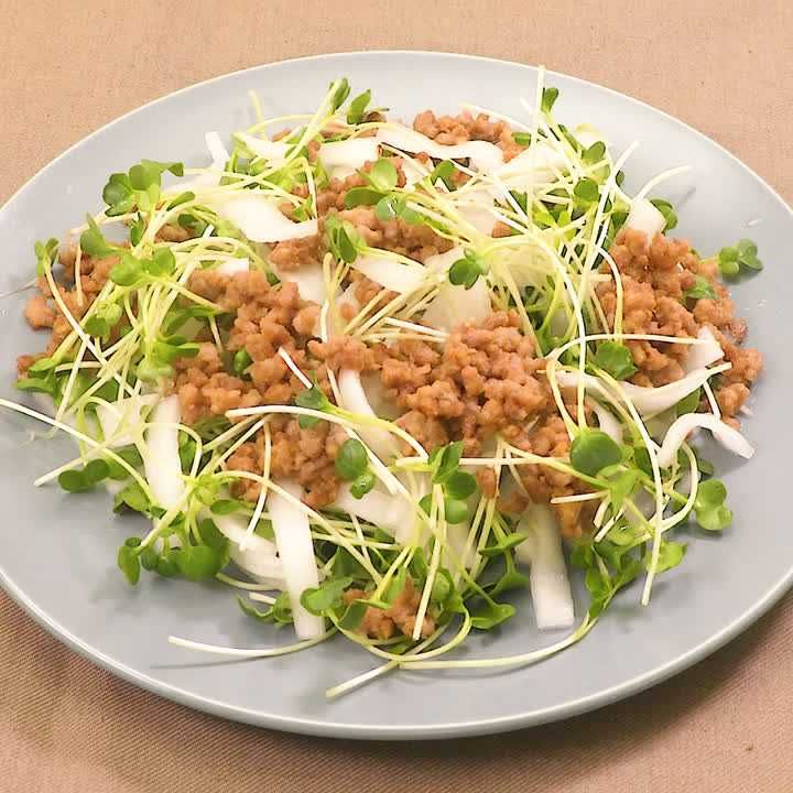 シャキシャキ大根の豚みそサラダ