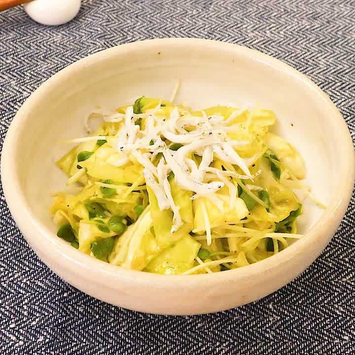 キャベツとかいわれの和え物