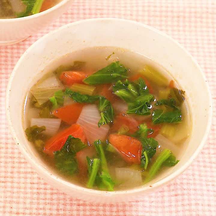 かぶの葉と玉ねぎのスープ