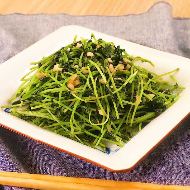塩にんにく豆苗炒め