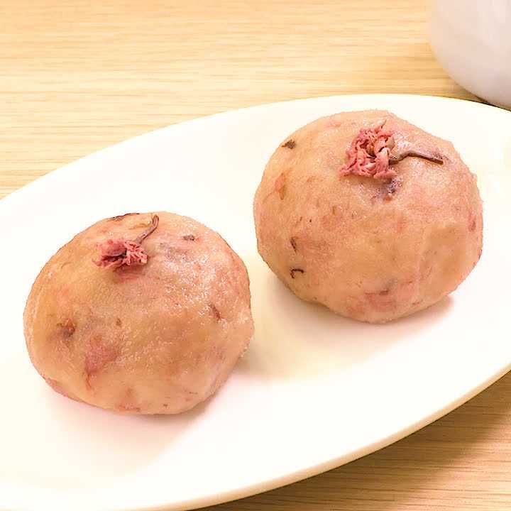 きれいな薄ピンク色 桜の白あんおはぎのレシピ動画 作り方 Delish Kitchen