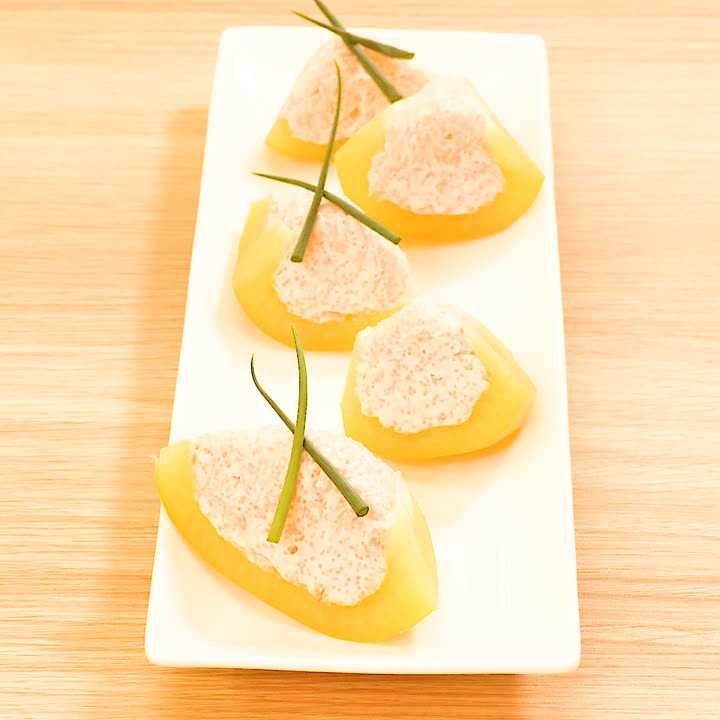 たらこチーズクリームのパプリカカップ