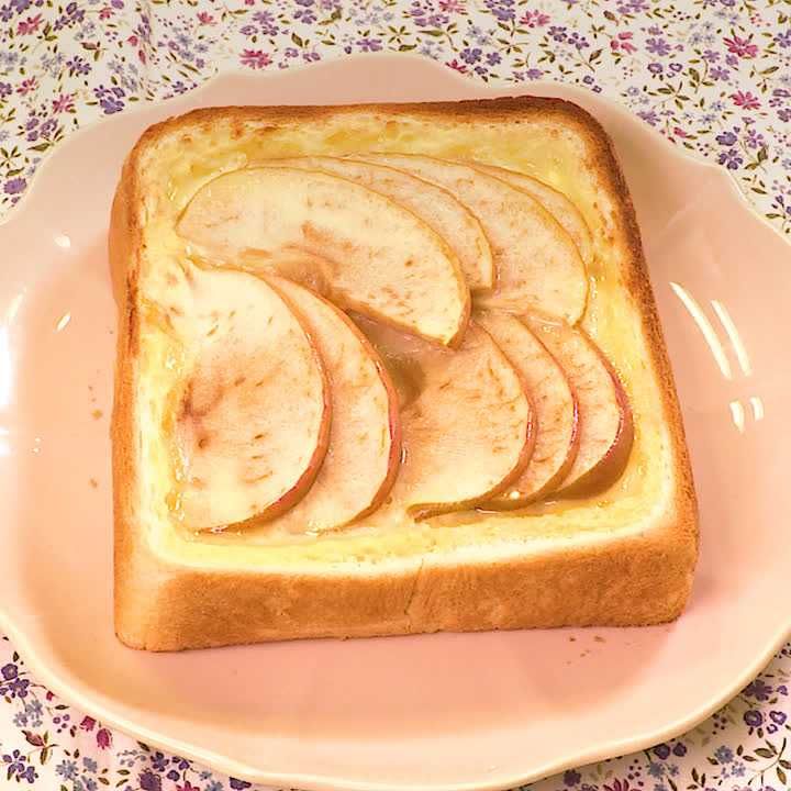 りんごのクラフィティ風トースト