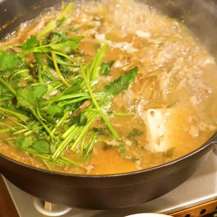 サンマのつみれとごぼうの粕鍋