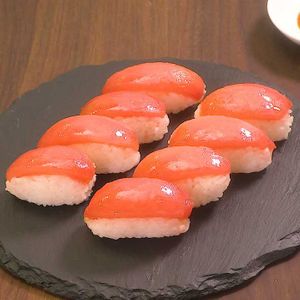 「トマトでマグロ寿司」のレシピ動画