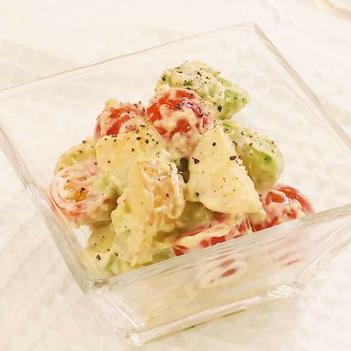 新じゃがとアボカドのわさびマヨ和え