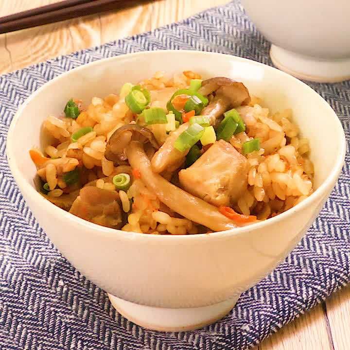 にんにくの香りで食欲増進 すき焼きのタレで炊き込みご飯のレシピ動画 作り方 Delish Kitchen