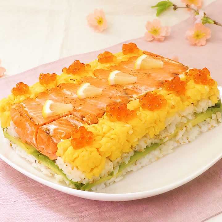 炙り風サーモンの押し寿司