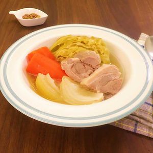 豚肉とキャベツのポトフ