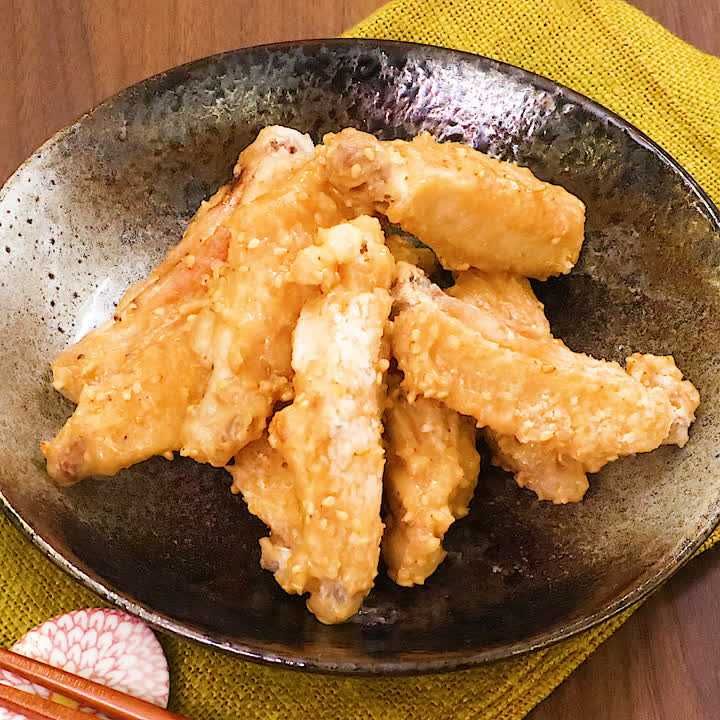 手羽カラの甘辛白味噌だれ