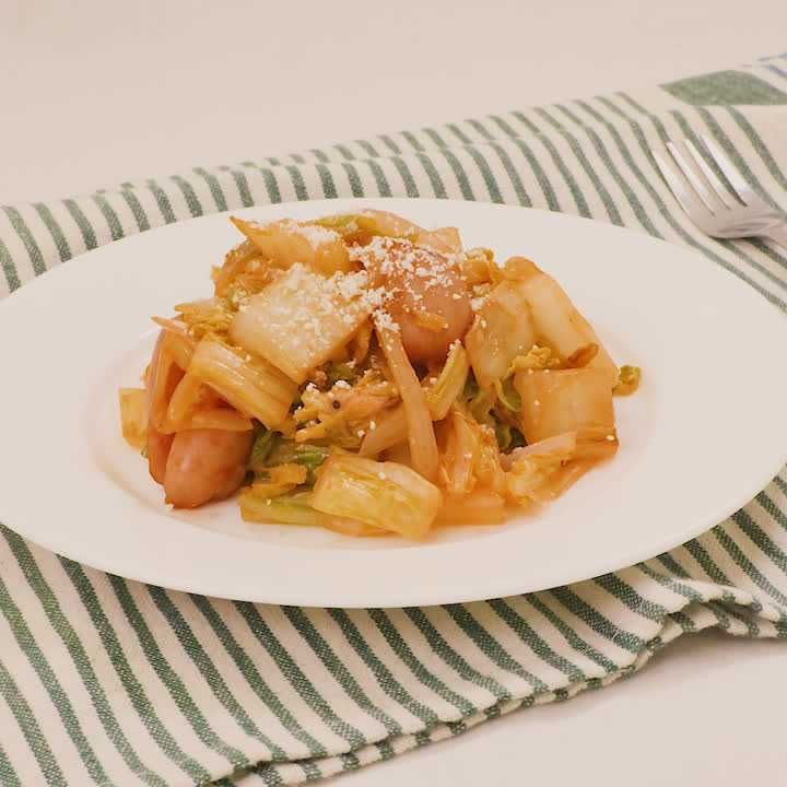 ソーセージと白菜のケチャップ炒め