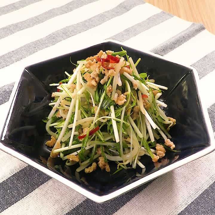 鶏ひき肉ともやしのエスニック風サラダ