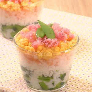 「カップちらし寿司」のレシピ動画