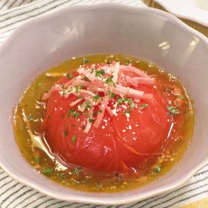 「トマトのレンジ蒸し」のレシピ動画
