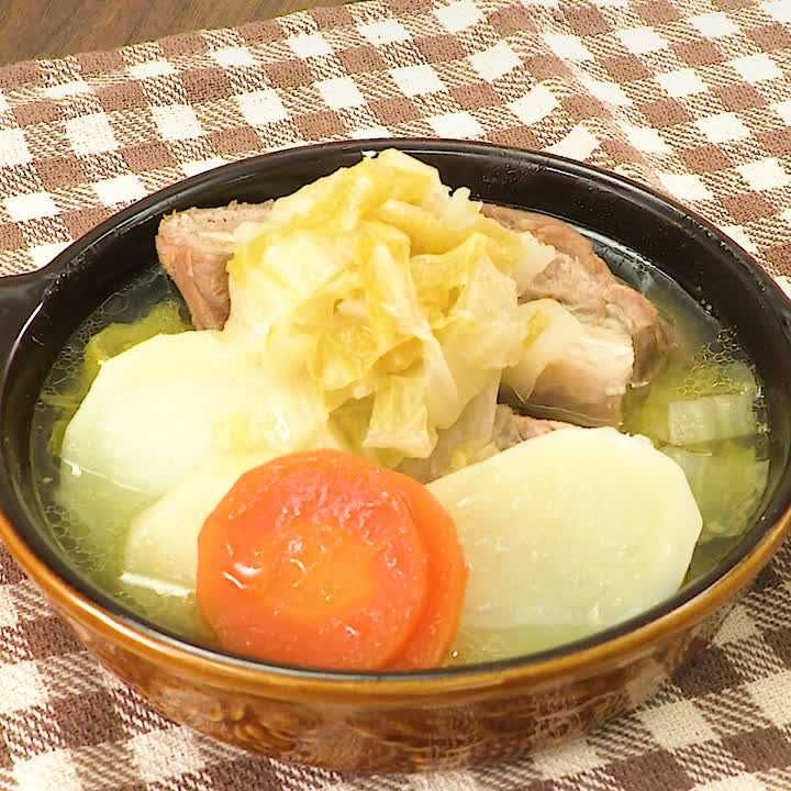 白菜漬けと豚肉の煮込み