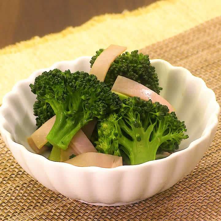 ブロッコリーとハムのからし和え