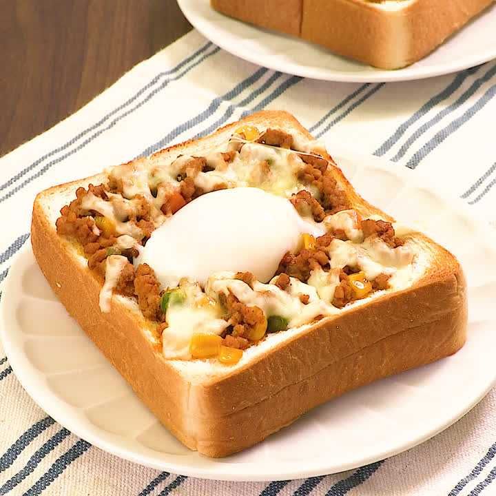 カレーミートトースト