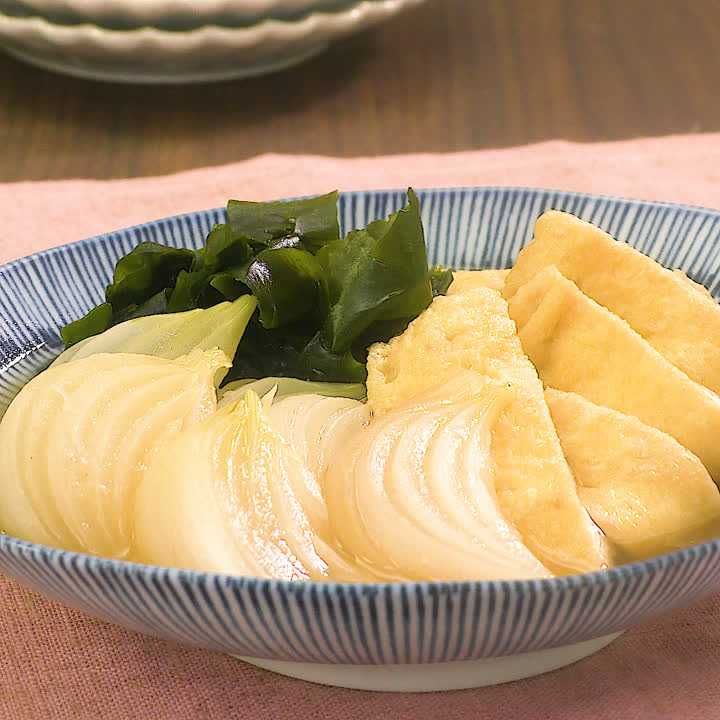 新玉ねぎとわかめの煮びたし