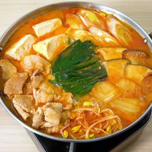 「野菜たっぷりキムチ鍋」のレシピ動画