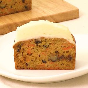 「キャロットクリームケーキ」のレシピ動画