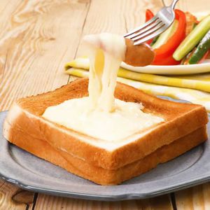 「チーズフォンデュトースト」のレシピ動画