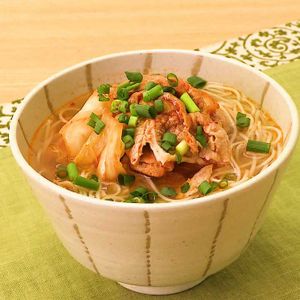 「豚キムチにゅうめん」のレシピ動画
