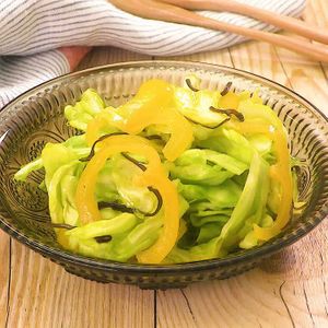 「キャベツの浅漬けサラダ」のレシピ動画