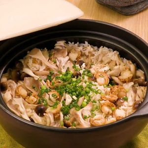 きのことホタテの土鍋炊き込みご飯
