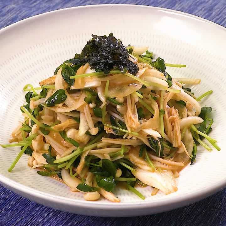 新玉ねぎと豆苗の韓国風ごまサラダ