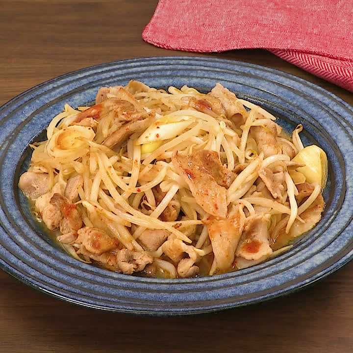 コクうま 豚バラ肉ともやしのピリ辛みそ炒めのレシピ動画 作り方 Delish Kitchen