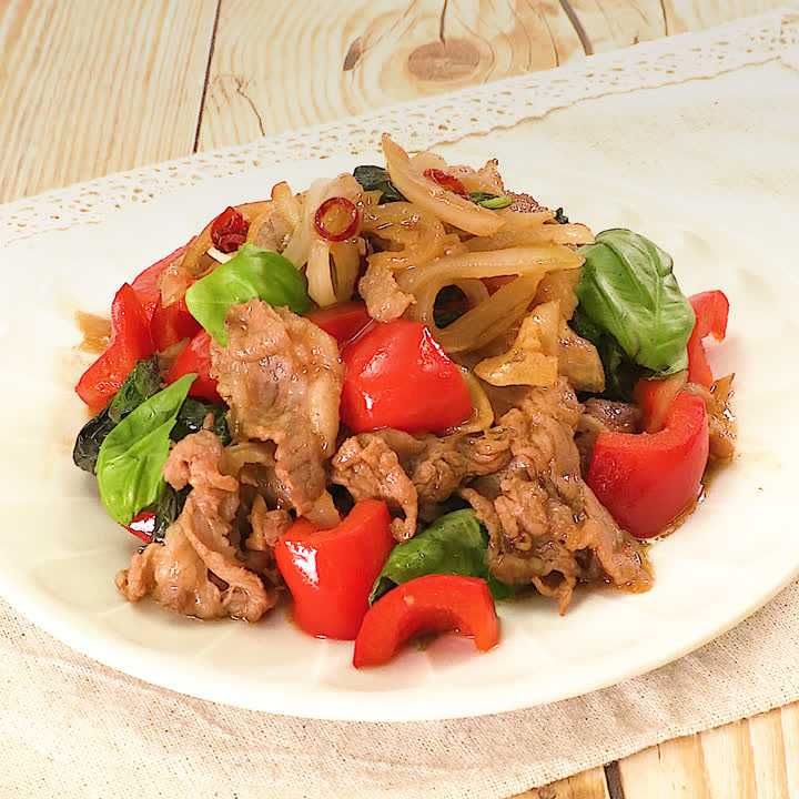 牛肉とパプリカのバジル炒め