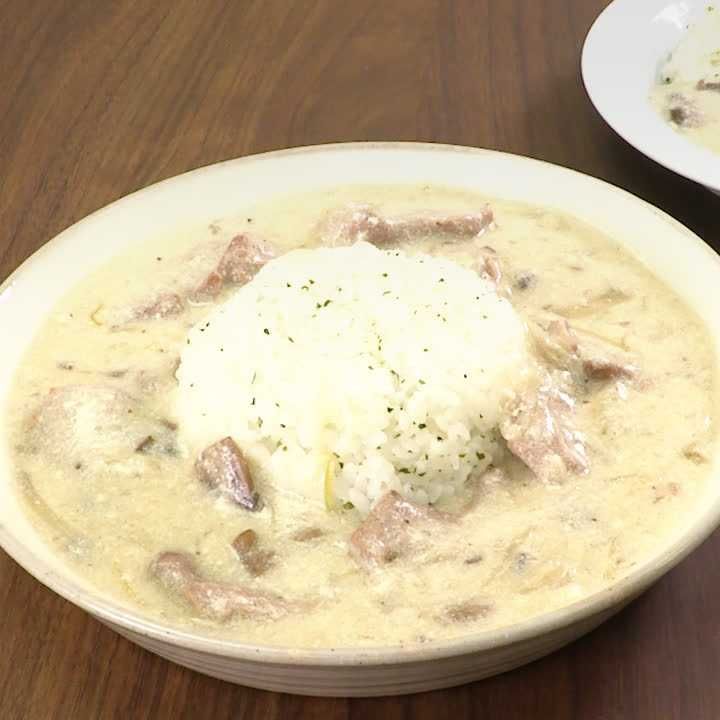 豚ヒレ肉のストロガノフ風