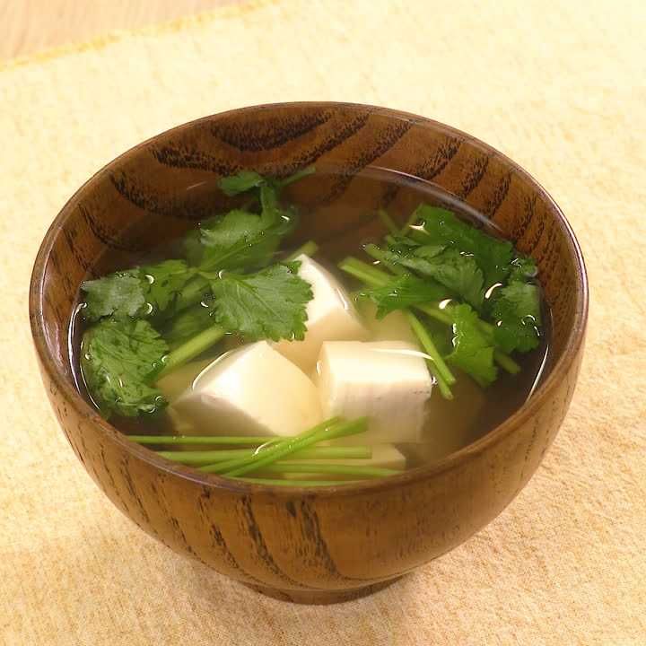 豆腐と三つ葉のお吸い物