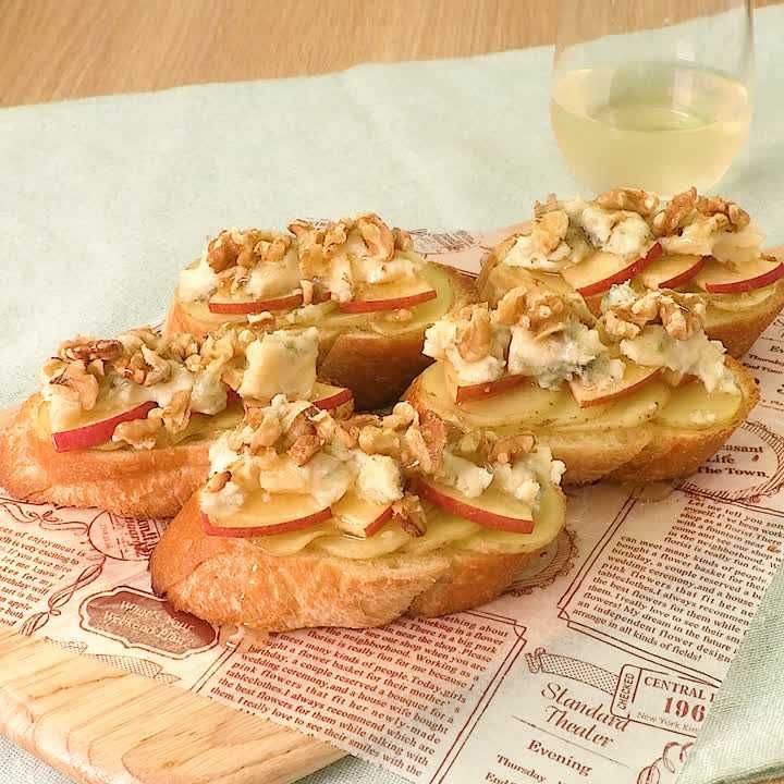 新じゃがとゴルゴンゾーラのタルティーヌ