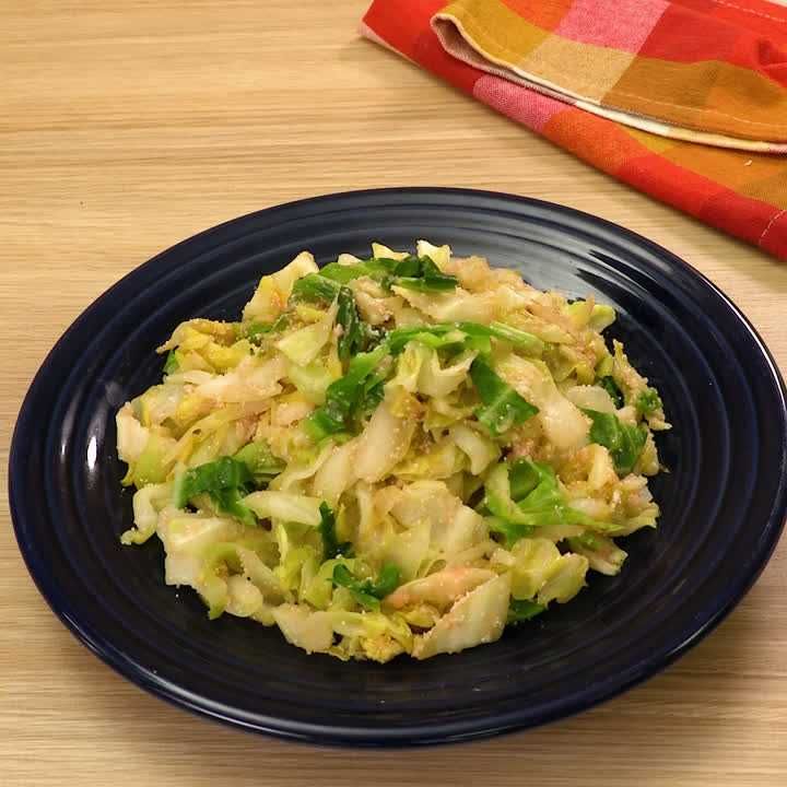 春キャベツとたらこのバター炒め