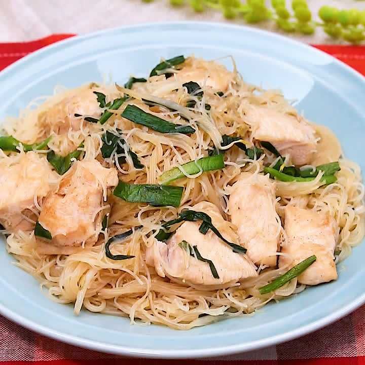 鶏むね肉とニラのビーフン炒め