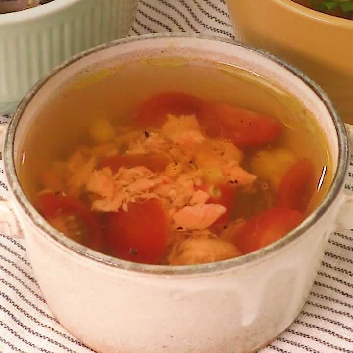 鮭のジンジャーコンソメスープ