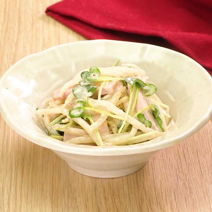 もやしとかいわれの豆板醤マヨあえ