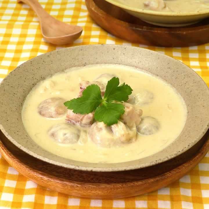 マッシュルームと鶏肉のみそ豆乳煮込み