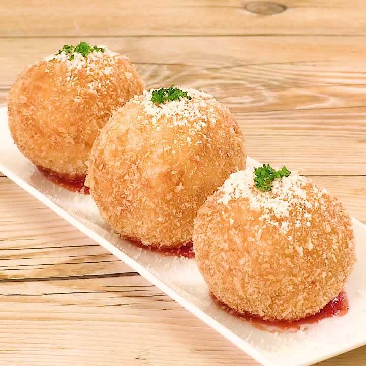 たっぷり合びきコロッケ