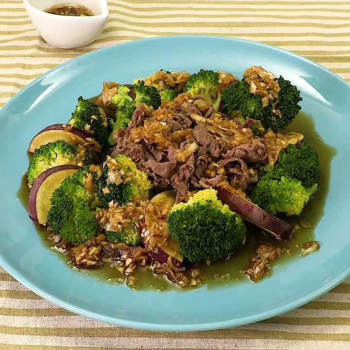 ブロッコリーと牛肉のレンジ蒸し香味ソース
