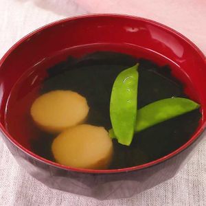 「わかめとお麩のお吸い物」のレシピ動画