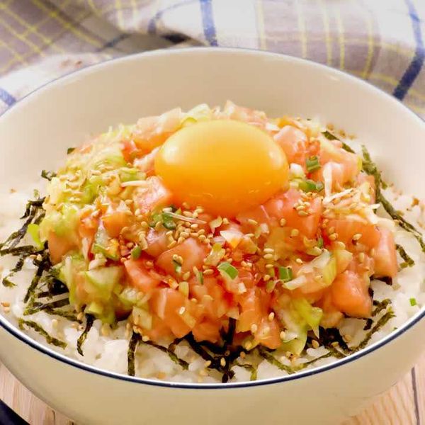 【鮭丼】人気レシピ20選!作りたいが見つかる♪の人気レシピ・作り方 | デリッシュキッチン