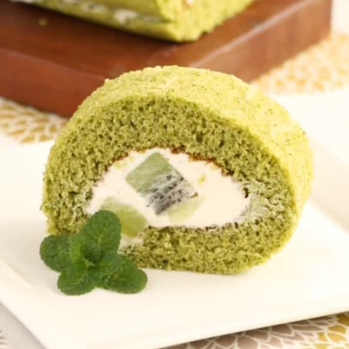 キウイのチーズロールケーキ