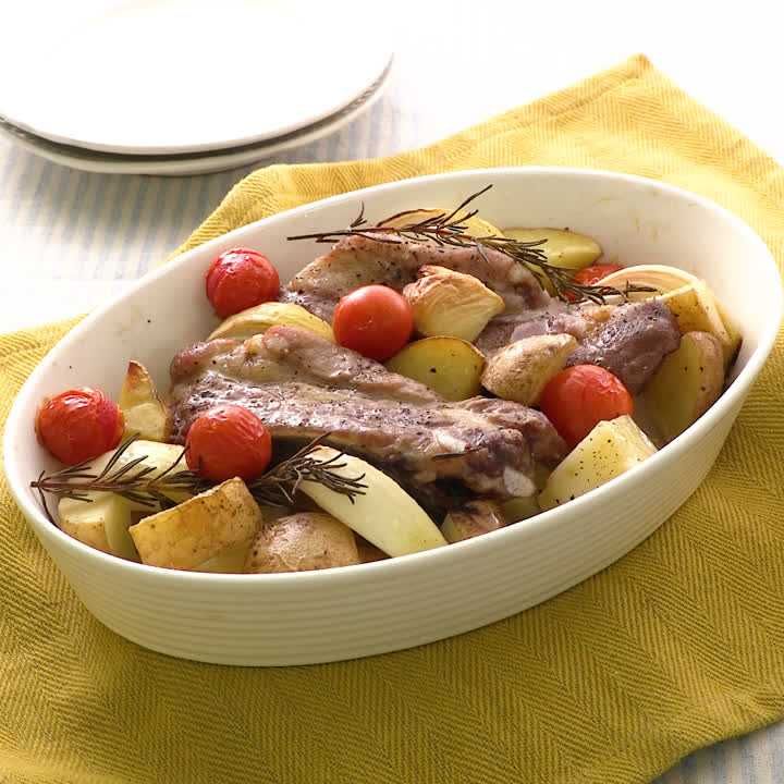 新じゃがとスペアリブのオーブン焼き