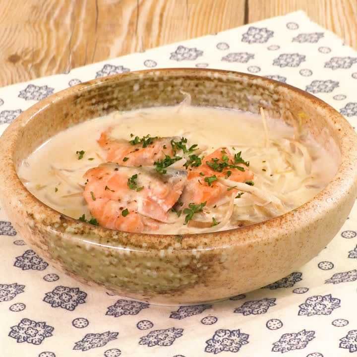 もやしと鮭のクリーム煮