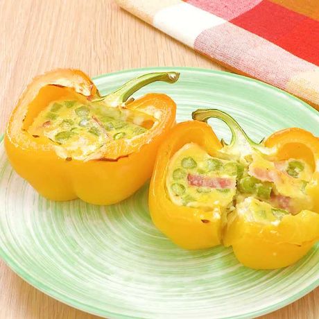 カップごと食べられちゃう パプリカカップグラタンのレシピ動画 作り方 Delish Kitchen