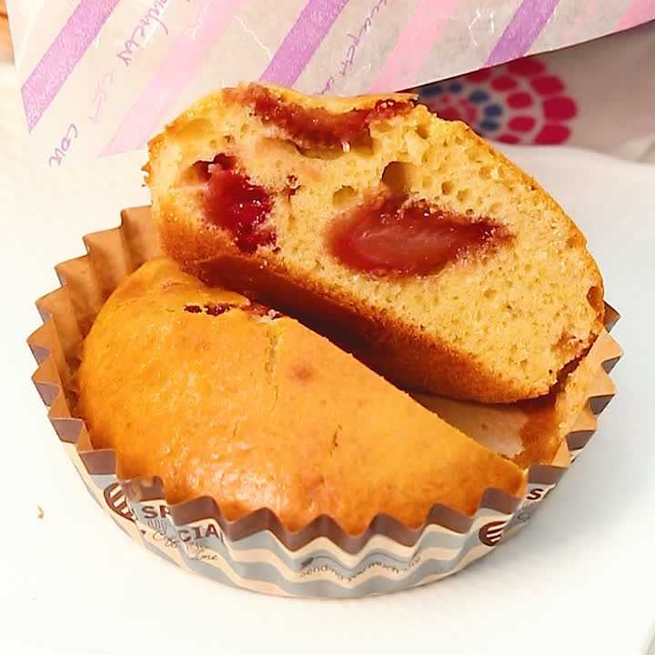 いちごのマドレーヌ