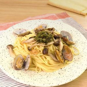 「あさりとしめじのパスタ」のレシピ動画