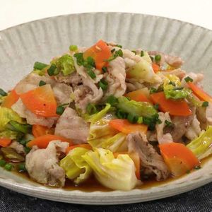 「豚肉と春キャベツのバターポン酢蒸し」のレシピ動画